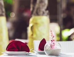 Chuyên nghiệp, tận tình với khách hàng